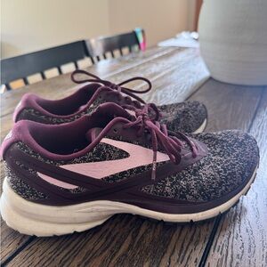 Brooks Women's Athletic Shoes - Maroon and Pink